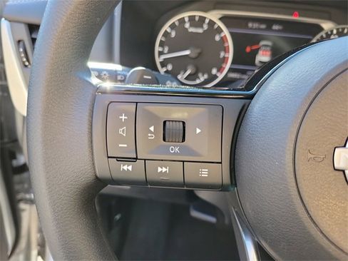 Certified 2023 Nissan Rogue SV image 18