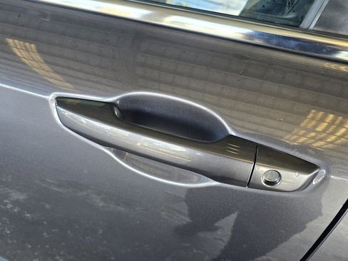 Used 2021 Honda CR-V Touring image 11