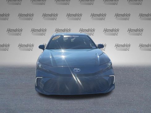 Used 2026 Toyota Camry SE w/ Convenience Package FWD image 3