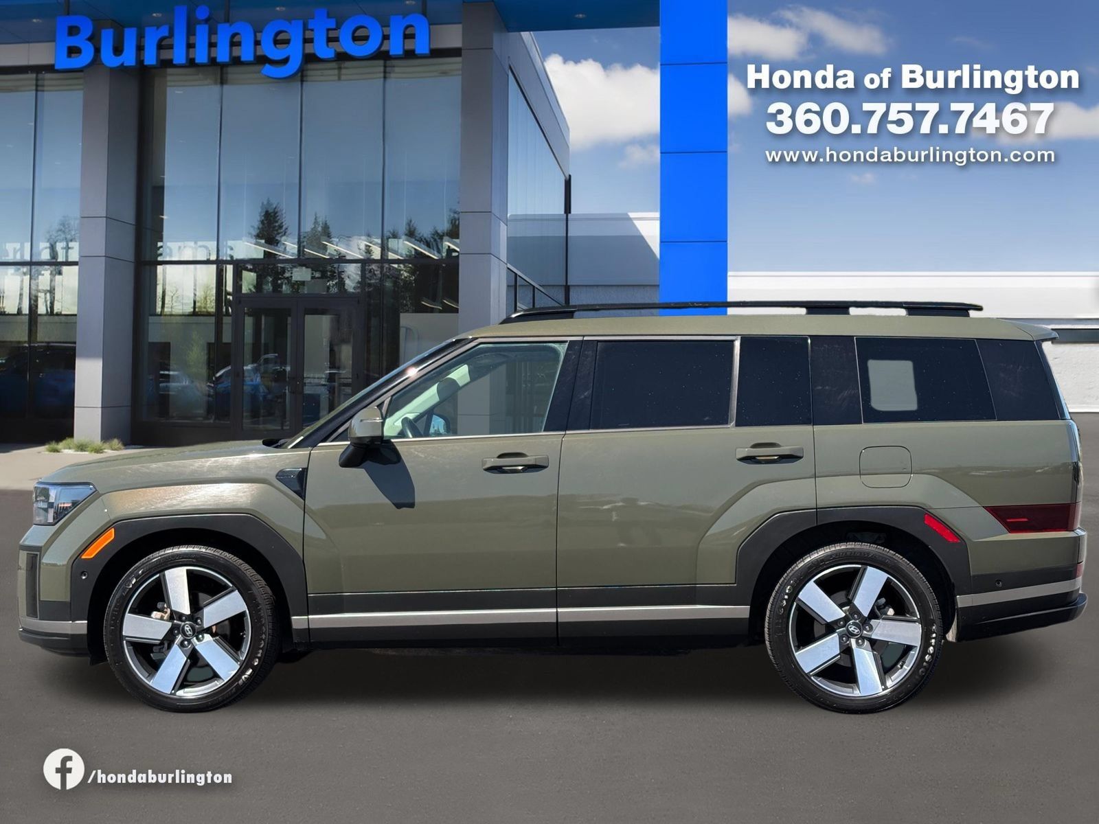 Used 2024 Hyundai Santa Fe Limited AWD/4WD image 3