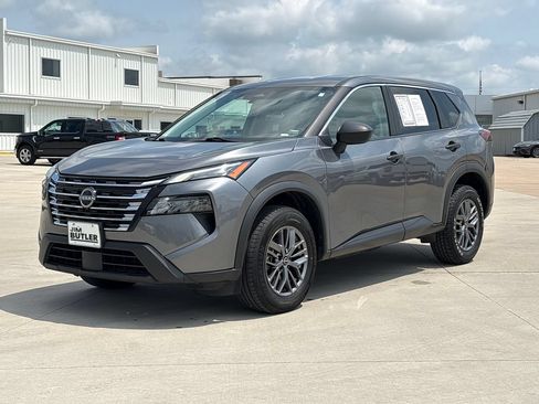 Used 2024 Nissan Rogue S AWD/4WD image 1