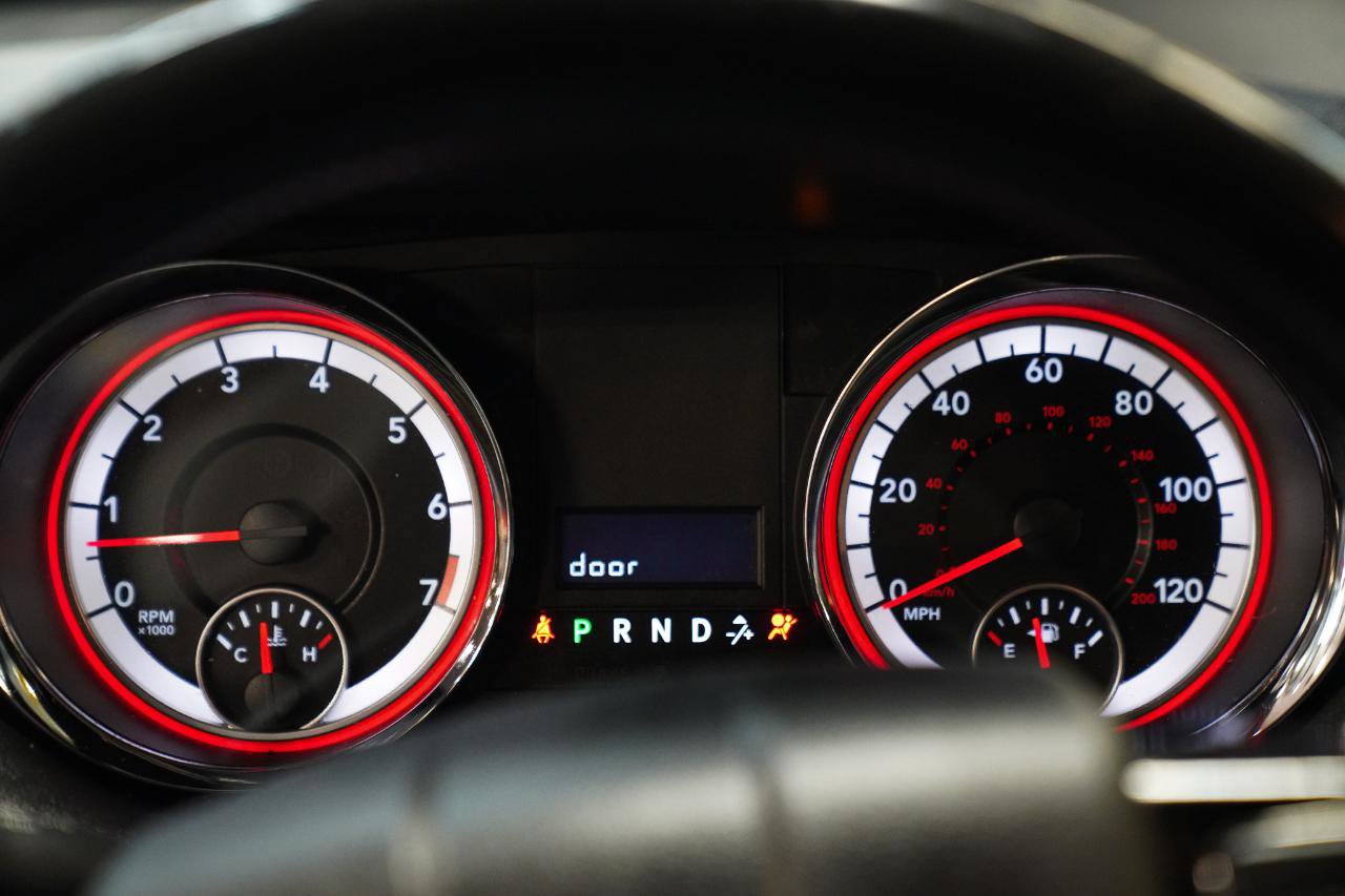 Used 2019 Dodge Grand Caravan SXT FWD image 35