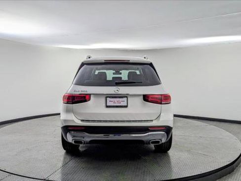 Used 2023 Mercedes-Benz GLB 250 w/ Premium Package image 7