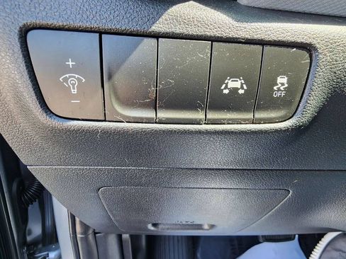 Used 2021 Hyundai Kona SE FWD image 16