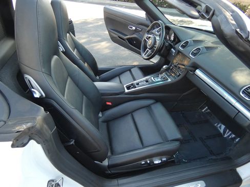 Used 2017 Porsche 718 Boxster S image 24