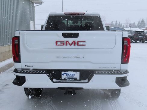 Used 2024 GMC Sierra 2500 Denali image 10