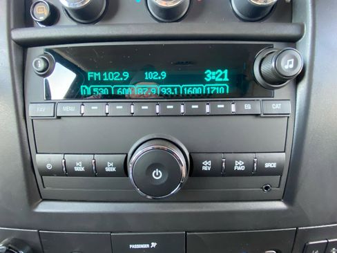 Used 2025 Chevrolet Express 2500 Extended w/ Communications Package image 30