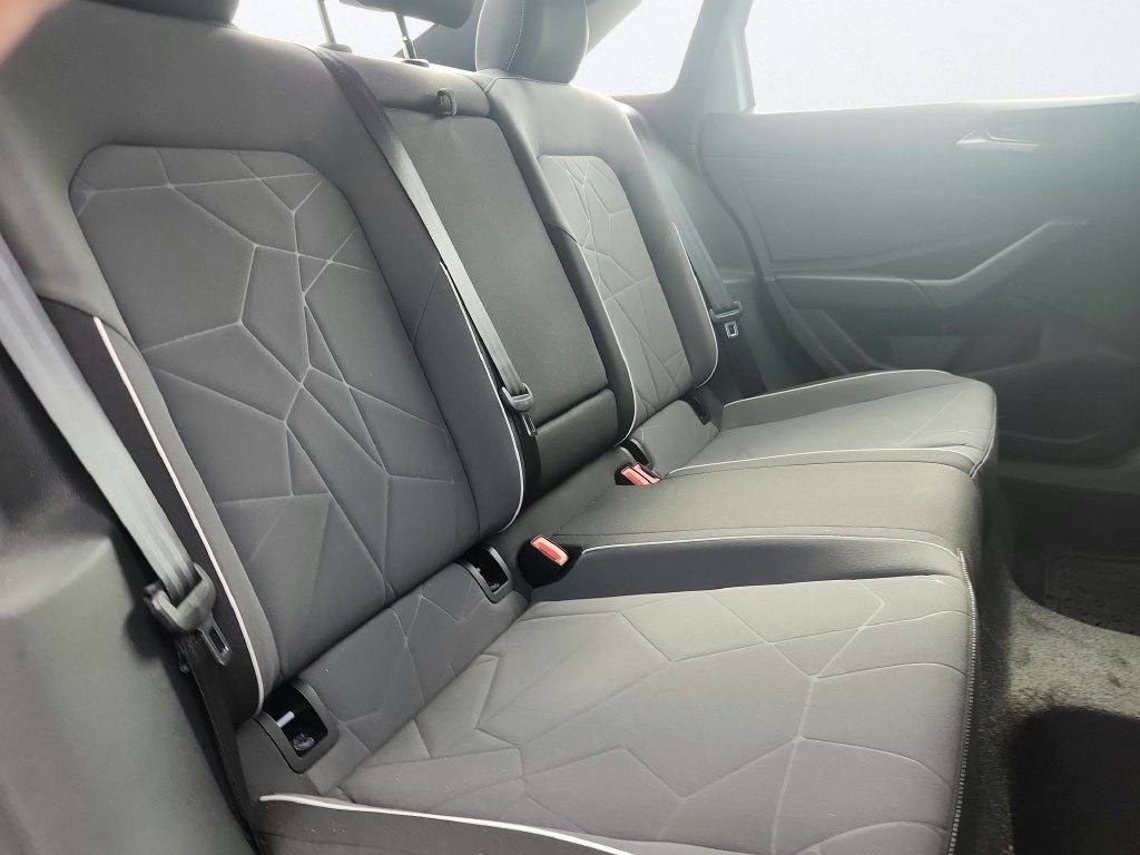 Certified 2025 Volkswagen Jetta Sport FWD image 26