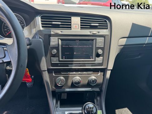 Used 2019 Volkswagen Golf S FWD image 21