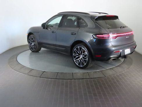 Certified 2025 Porsche Macan AWD/4WD image 3