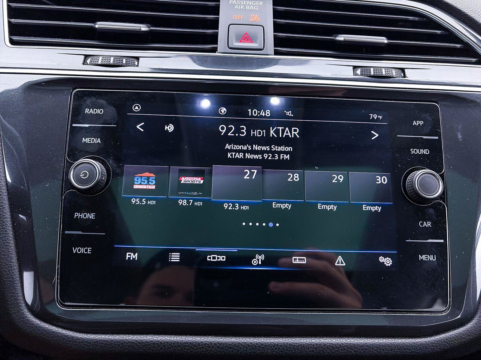 Used 2022 Volkswagen Tiguan SE FWD image 19