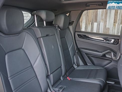 Used 2019 Porsche Cayenne S AWD/4WD image 23