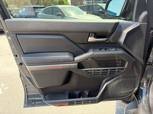 Used 2025 Toyota Tacoma TRD Sport image 10