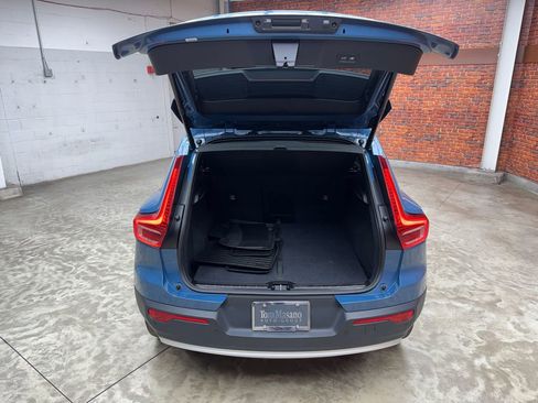 Used 2024 Volvo XC40 B5 Plus AWD/4WD image 28