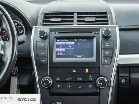 Used 2017 Toyota Camry SE image 17