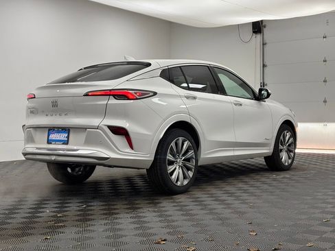 New 2026 Buick Envista Avenir image 7