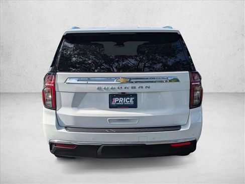 Used 2024 Chevrolet Suburban LS RWD image 6
