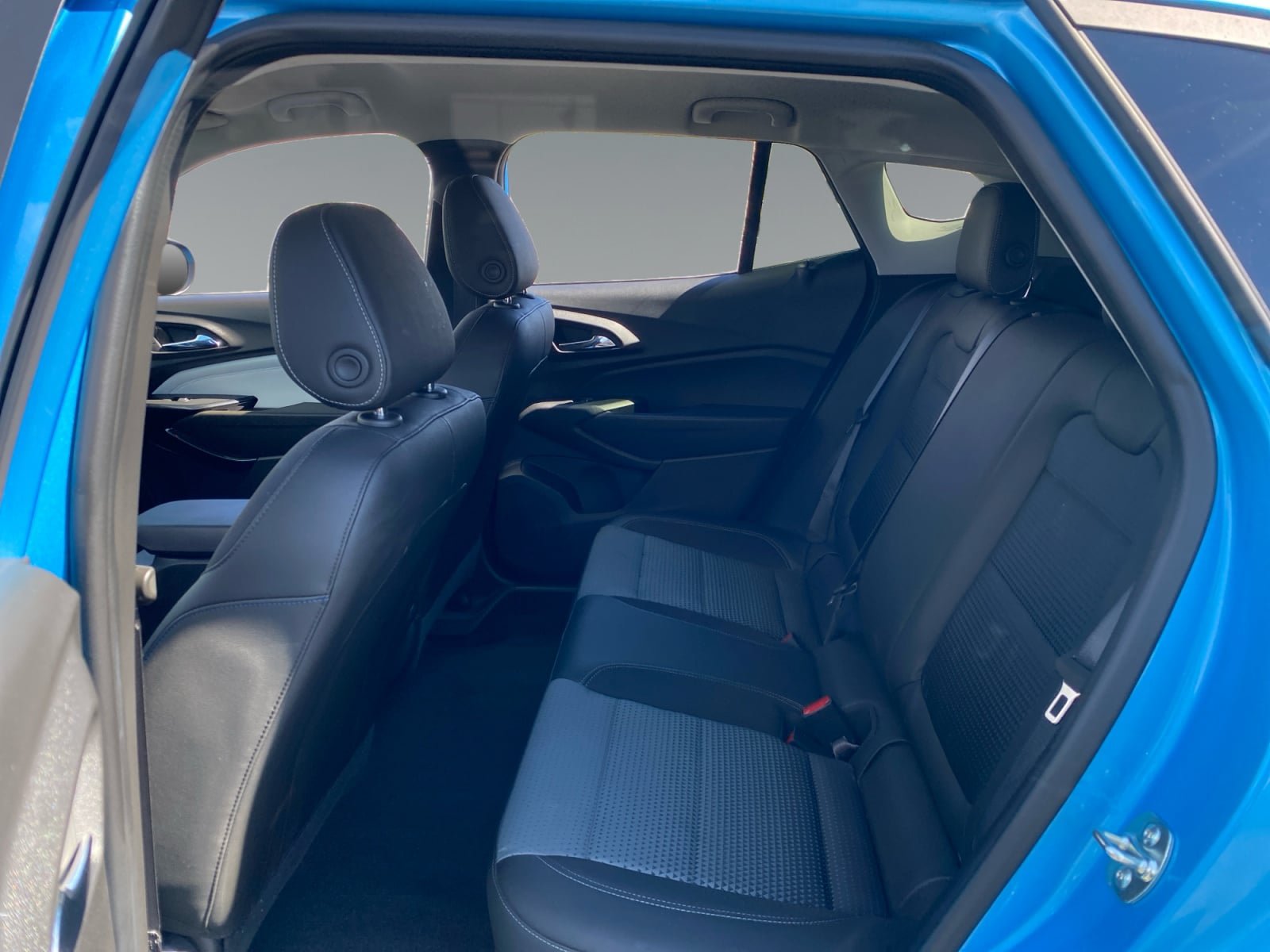 Used 2026 Chevrolet Trax LT FWD image 13