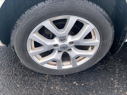 Used 2013 Nissan Rogue SL AWD/4WD image 2