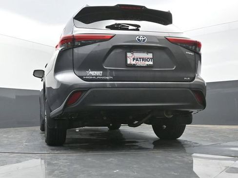 Used 2022 Toyota Highlander XLE image 41