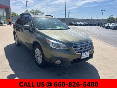 Used 2017 Subaru Outback 2.5i Premium AWD/4WD image 4