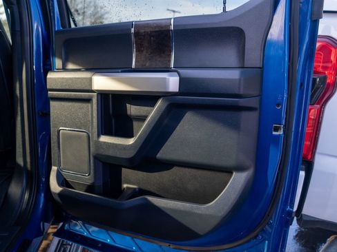 Used 2022 Ford F250 Lariat w/ Black Appearance Package image 14