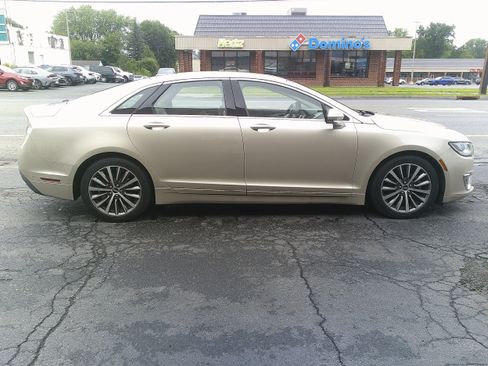Used 2017 Lincoln MKZ Select w/ Technology Package FWD image 6