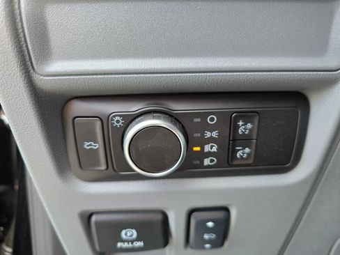 New 2025 Ford F150 Lightning Flash AWD/4WD image 18