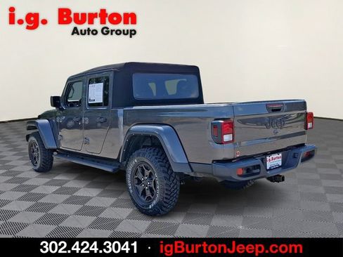 Used 2022 Jeep Gladiator Sport AWD/4WD image 4
