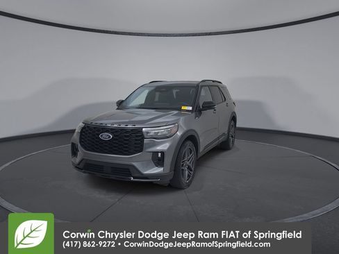 Used 2025 Ford Explorer ST-Line w/ ST-Line Street Pack AWD/4WD image 6