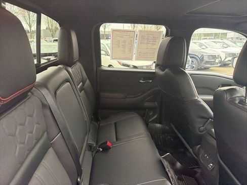 Used 2024 Nissan Frontier PRO-4X w/ Pro Premium Package image 18