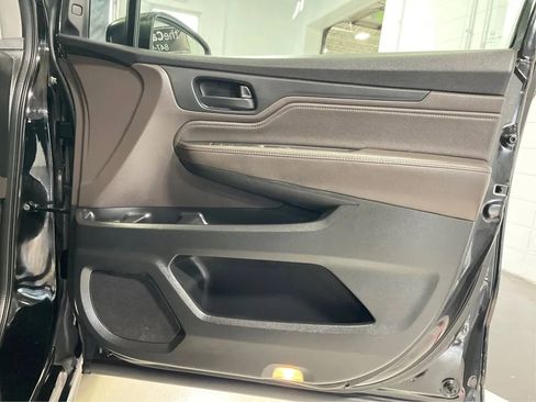 Used 2018 Honda Odyssey Touring image 28