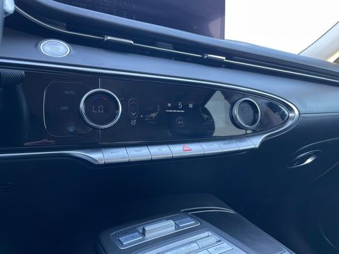 Used 2025 Genesis GV70 2.5T image 19