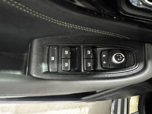 Used 2025 Subaru Outback Onyx Edition image 16