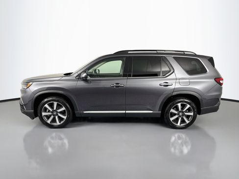 Certified 2025 Honda Pilot Touring image 8