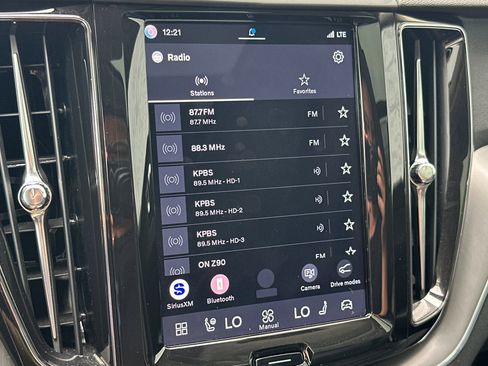 Certified 2025 Volvo XC60 B5 Core AWD/4WD image 20