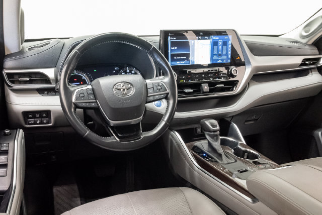 Used 2021 Toyota Highlander Platinum AWD/4WD image 7