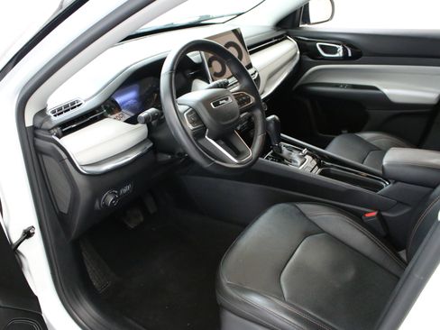 Used 2022 Jeep Compass Limited image 23