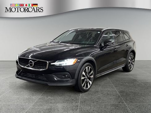 Used 2022 Volvo V60 T5 Cross Country w/ Climate Package AWD/4WD image 7