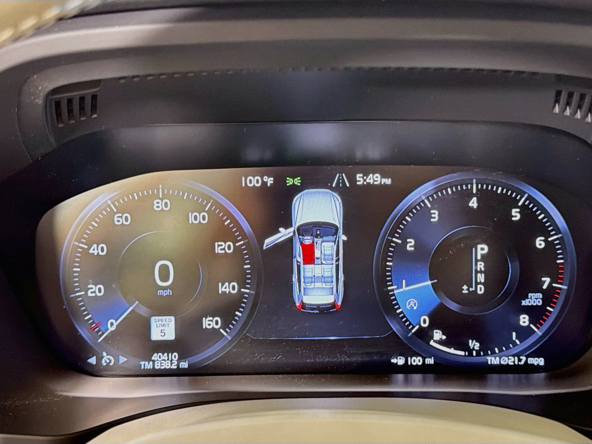 Used 2021 Volvo XC60 T5 Momentum w/ Premium Package FWD image 12