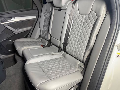 Used 2019 Audi SQ5 Premium Plus w/ Premium Plus Package AWD/4WD image 32