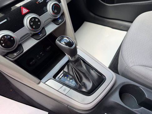 Used 2019 Hyundai Elantra SEL FWD image 23