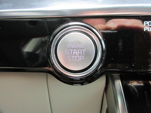 Used 2022 Kia Carnival SX Prestige image 49