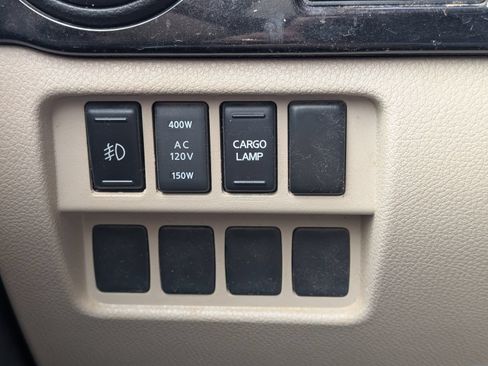 Used 2017 Nissan Titan SV AWD/4WD image 15