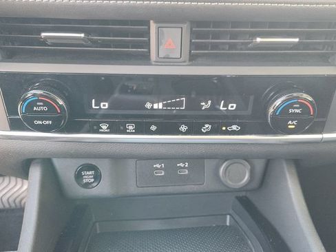 Used 2024 Nissan Rogue SV AWD/4WD image 19