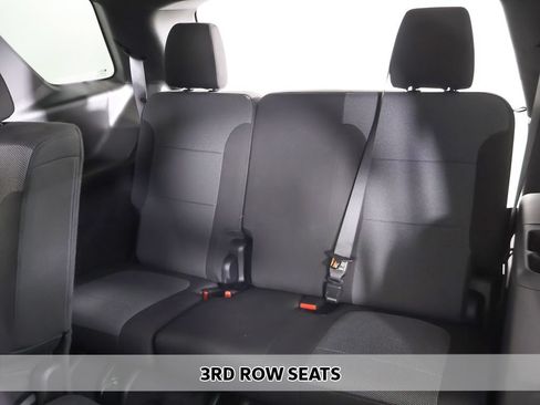 Used 2023 Chevrolet Traverse LT AWD/4WD image 7
