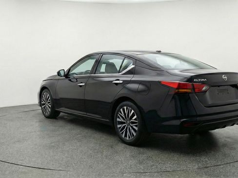 Used 2025 Nissan Altima 2.5 SV image 6