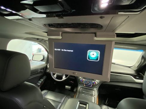Used 2018 Chevrolet Tahoe Premier AWD/4WD image 39