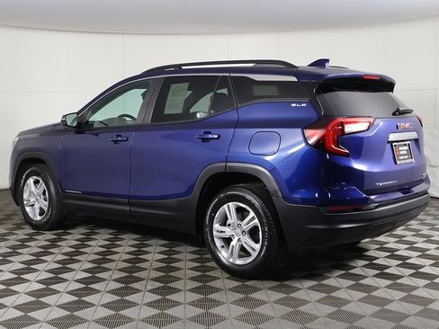 Used 2022 GMC Terrain SLE w/ Driver Convenience Package image 7