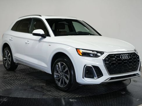 Used 2024 Audi Q5 2.0T Premium AWD/4WD image 3